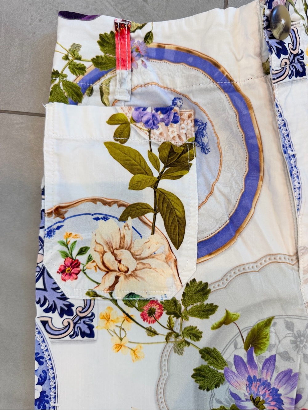 Maeve White Wide-Leg Jeans with Blue Delft & Multicolor Floral Print - Picture 2 of 6